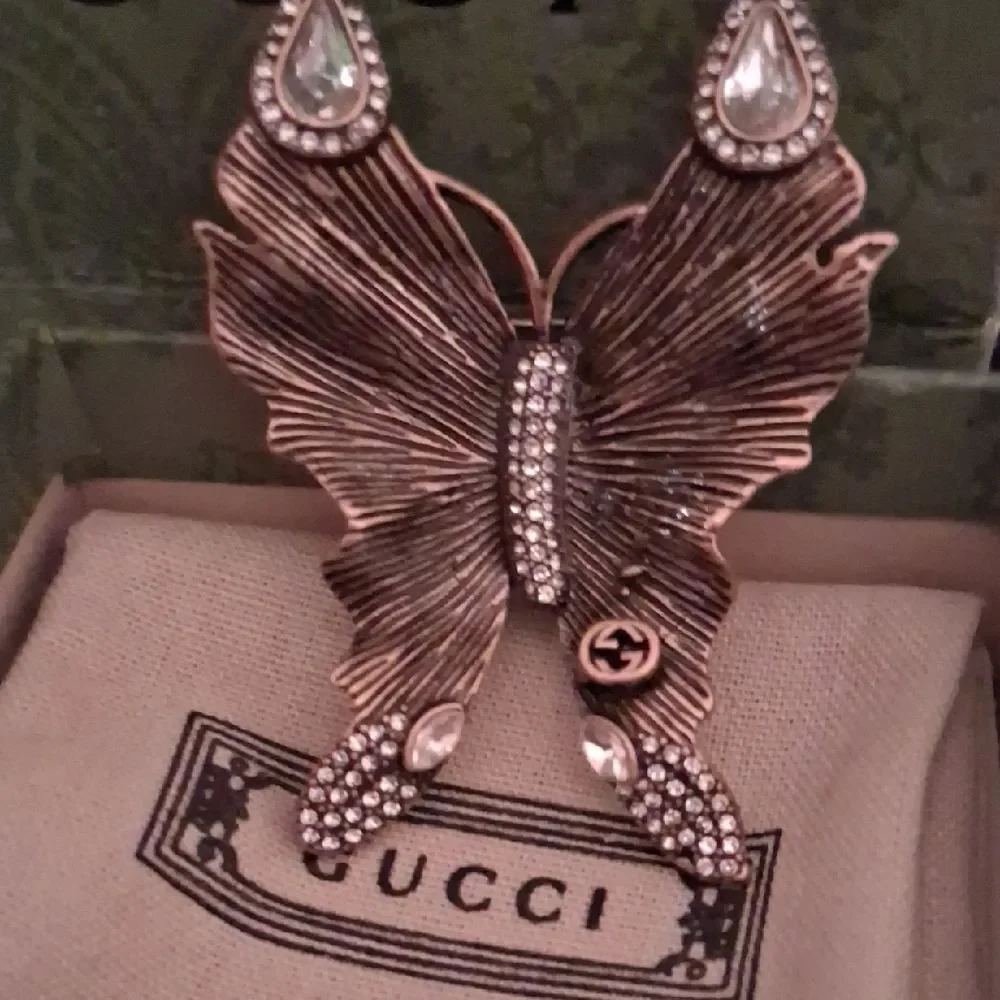 SOLD Gucci Gold and Silver Butterfly Brooch - Picture 6 of 14